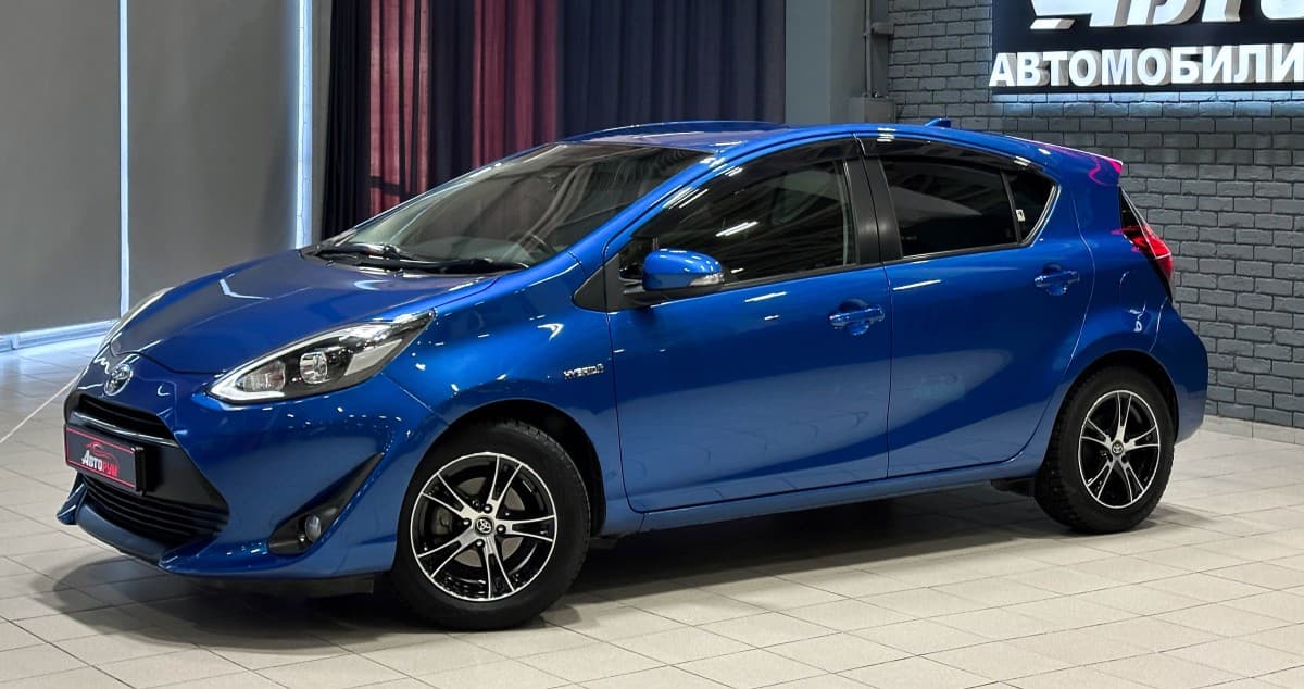 Toyota Aqua Hybrid - 2